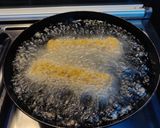 Foto langkah ke 6 dari resep 210. Corndog Simple.