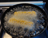 Foto langkah ke 6 dari resep 210. Corndog Simple.