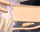 Foto langkah ke 1 dari resep Cheese 🧀 roll.