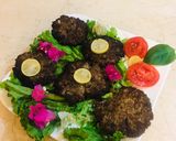 A picture of step 5 of Peshawari chapli kabab.