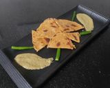 A picture of step 4 of Leftover dal paratha.
