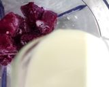 Foto langkah ke 2 dari resep Smoothies Bowl - Buah Naga Merah.