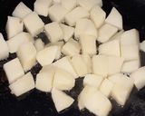 A picture of step 1 of Spicy Potatoes Salad.