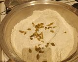 عکس مرحله 1 از دستور حلوای گردو و هل و روغن ذرت