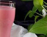 A picture of step 5 of Rose lassi.