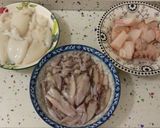 Foto del paso 1 de la receta: Guisantes con sepia, cazón y calamares