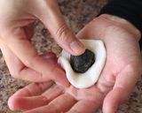 A picture of step 8 of Sesame Ball with Black Sesame Filling [Onde-onde].