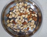 A picture of step 1 of Carrot halwa.