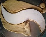 A picture of step 12 of Amoebic shape doughnut.