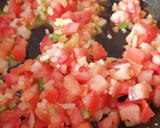 Foto del paso 2 de la receta: Huevos a la Mexicana