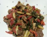 Foto langkah ke 4 dari resep Stir fry kambing & mangga.