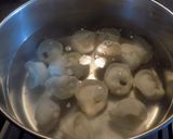 Foto del paso 8 de la receta: Varenikes con 4 salsas en discos de copetin