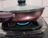 Foto langkah ke 6 dari resep Pizza Roti Tawar (Teflon).