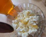 Foto del paso 2 de la receta: Postrecito de ricota o requesón con polen corbicular y miel de abejas 🐝🍯más nueces en solo un minuto