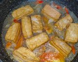 Foto langkah ke 3 dari resep Tumis Tahu Telur Pedas Manis.