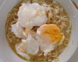 Foto langkah ke 3 dari resep Mie instan kuah rasa soto..