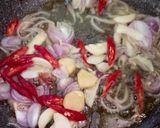 Foto langkah ke 2 dari resep Tumis cumi gembira.