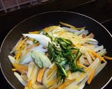 Foto langkah ke 3 dari resep Tumis kentang wortel.