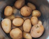 લસનીયા બટેટા(lasniya batata recipe in gujarati) રેસીપી સ્ટેપ1ફોટો