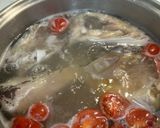 Hình bước làm 5 của món Canh Chua Đầu Cá Hú Nấu Lá Giang