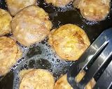 A picture of step 5 of Crispy Tomato Bites With Chinese Sauce.