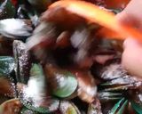 Foto langkah ke 1 dari resep Kerang hijau saus Padang.