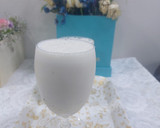 A picture of step 3 of Dates banana shake.