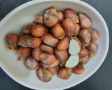 Foto langkah ke 2 dari resep Biji cempedak rebus.
