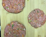 Foto del paso 2 de la receta: Carne de hamburguesa con chorizo rojo en la freidora de aire