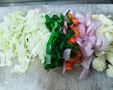 Foto langkah ke 1 dari resep Telur Dadar Sayur Pedas.