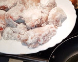 Foto del paso 1 de la receta: Pollo a la cerveza con almendras