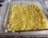 A picture of step 8 of Pastel de Causa.