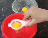 A picture of step 1 of Cheesey Lettuce Omelette.