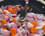 Foto del paso 2 de la receta: Muslos de pollo en escabeche