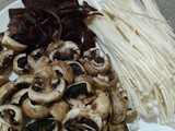 Sup Segar 3 Jamur (enoki, merang, dan kuping)