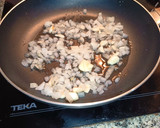 Foto del paso 2 de la receta: Tortilla de espárragos en conserva
