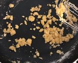 Foto del paso 2 de la receta: Medallones de merluza en salsa cremosa de tomate seco, setas y albahaca