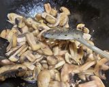 A picture of step 1 of Mushroom butter masala.