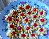 Foto langkah ke 11 dari resep Kue kering Mawar Selai strawberry (Happycall/Teflon).