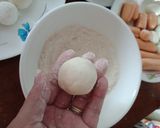 Hình bước làm 3 của món Bánh trứng cút & xúc xích chiên giòn
