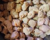 A picture of step 1 of Soya Chunks Curry.