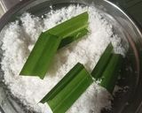 Foto langkah ke 1 dari resep Kue Putu Bambu.