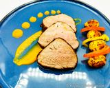 Foto del passaggio 6 della ricetta Filetto di maiale speziato al forno con peperoni