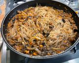 Une image de l'étape 12 de Nouilles de riz sautées aux légumes et épices.
