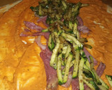Foto del paso 4 de la receta: Rollo de pizza con codillo, calabacín, mozzarella y romesco