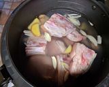A picture of step 4 of FoFa Braised Pig Trotters.