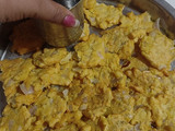 ડુંગળી ના ઢુંબા ભજીયા (Dungri Dhumba Bhajiya Recipe In Gujarati)