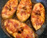 Hình bước làm 3 của món Cá ngừ bò kho keo