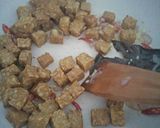 Foto langkah ke 2 dari resep Oseng Tempe Pedas Manis.