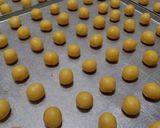 Foto langkah ke 4 dari resep Kue putri salju lumer.